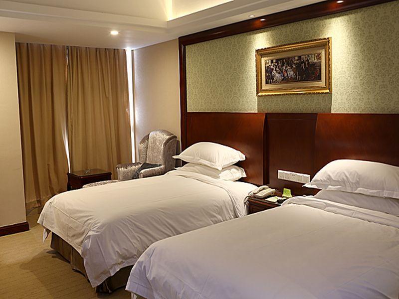 Vienna Baoshan Wusong 3*