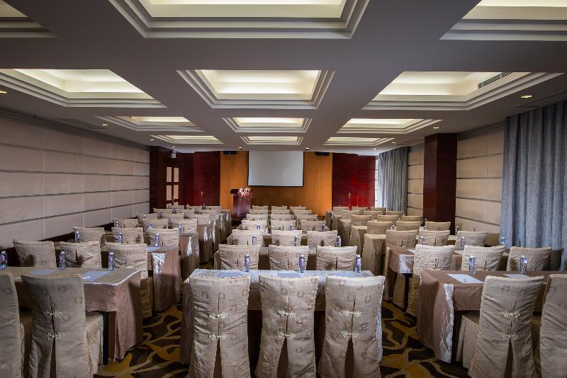 Vienna Baoshan Wusong Hotel 3*